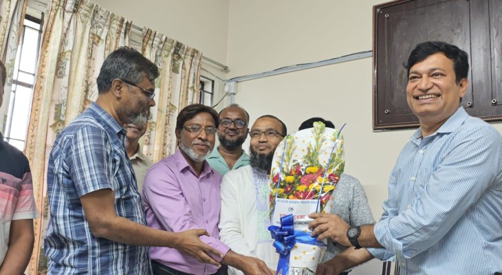 ইবির আইসিটি সেলের নতুন পরিচালক হিসেবে অধ্যাপক জাহিদুল ইসলামের দায়িত্ব গ্রহণ